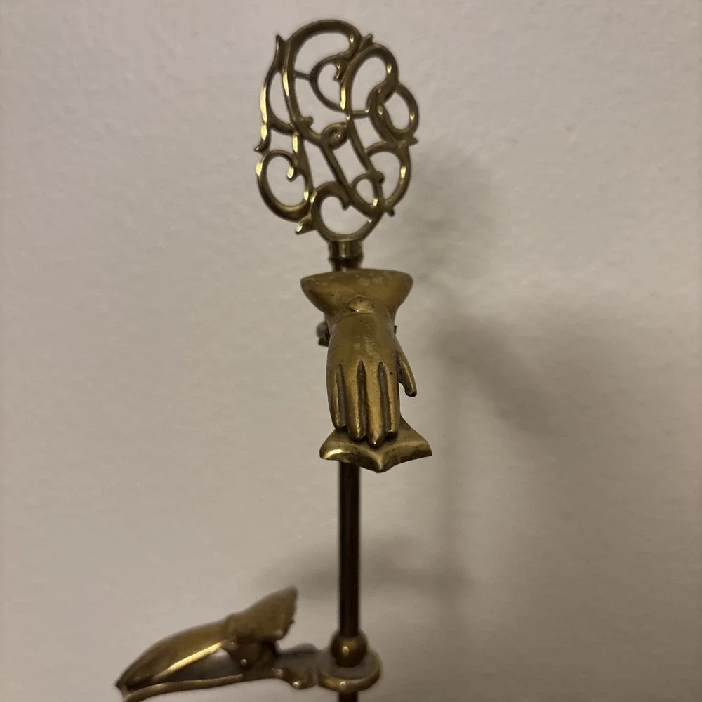 Vtg MCM Victorian Style Brass 2 Hands Glove Clip Stand Pictures/Letters Finial